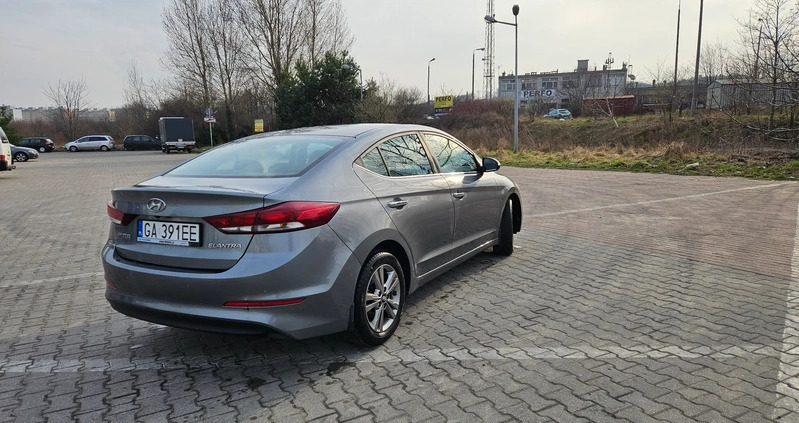 Hyundai Elantra cena 57000 przebieg: 85000, rok produkcji 2018 z Gdynia małe 56